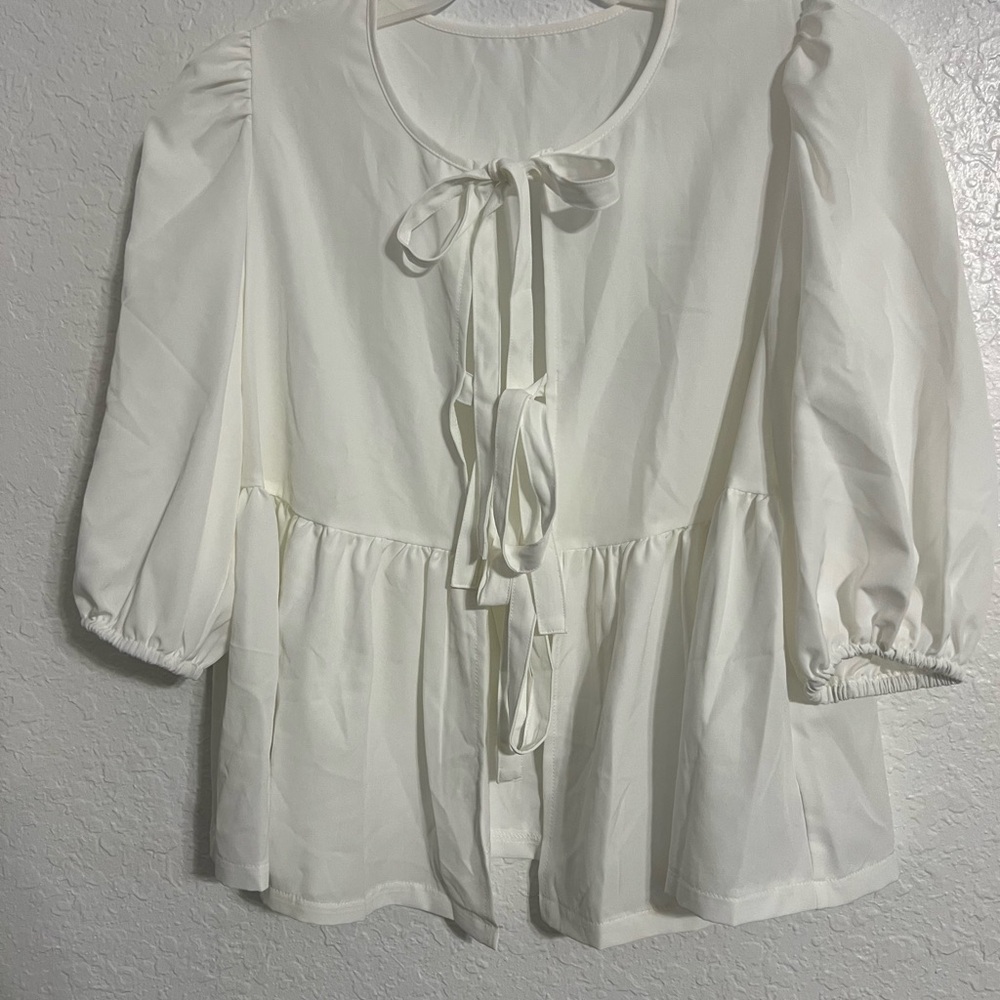 Shein Women's White Top Tie Front  3/4 Sleeves  Blouse Size S NWOT Pit 18”  #225